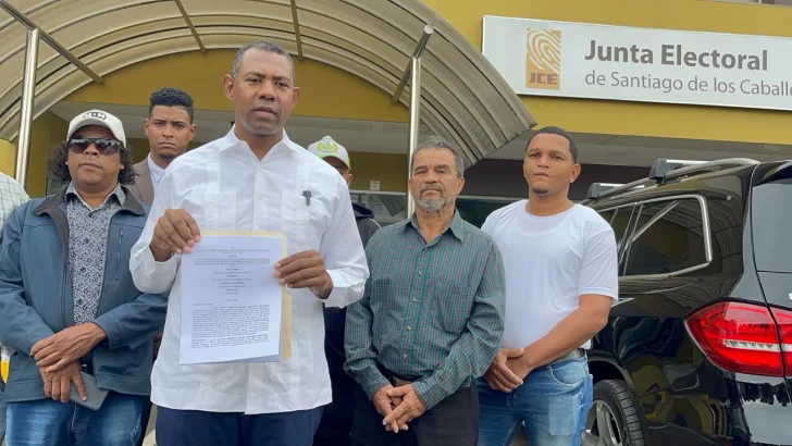 Candidato director distrital Santiago Oeste denuncia irregularidades proceso y pide revisión