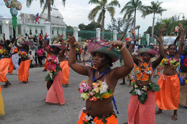 Carnaval-de-las-Flores-en-Haiti-9