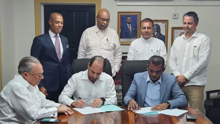 Grupo Puntacana y Guyana firman acuerdo para el desarrollo de nueva terminal aeroportuaria