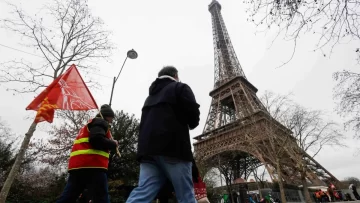 HUELGA-torre-eiffel-paris-PFG-728x410