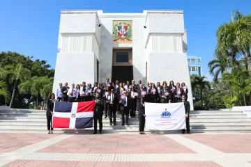 Tesorería Nacional deposita ofrenda floral por aniversario de la Independencia Dominicana