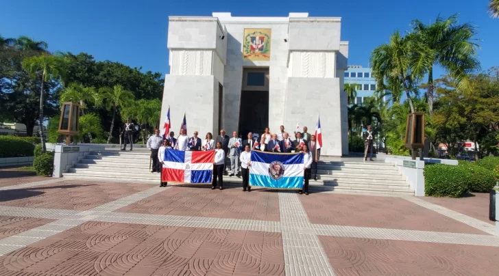 Instituto Duartiano deplora sea gravada con ITBIS la compra de la bandera nacional