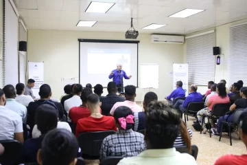 Tecnificación de Riego capacita estudiantes del Instituto Loyola