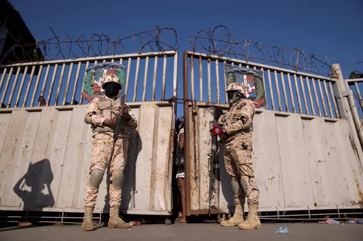 Instantáneas de AcentoTV: La frontera reforzada con más soldados y equipos