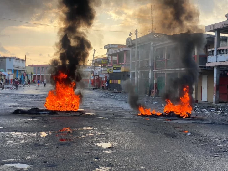 Al menos un muerto y varios heridos en protestas antigubernamentales en Haití