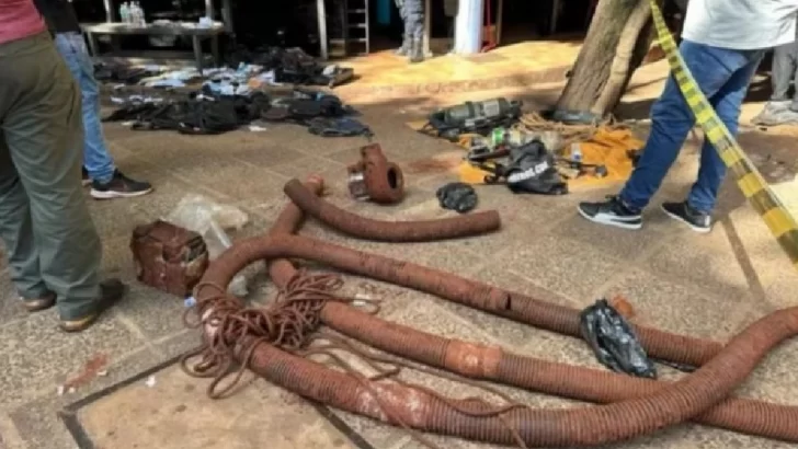 Roban a través de un túnel bóveda de pequeños cambistas