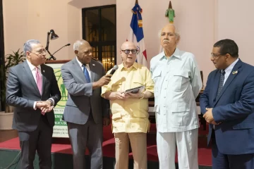 Academia de Ciencias reconoce a Hipólito Mejía, Mario Bonetti y Eligió Blanco Peña