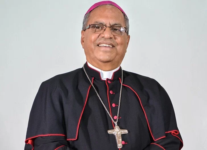 Obispo Ramón Benito Ángeles Fernández es investigado por acusación de agresión sexual a un adolescente