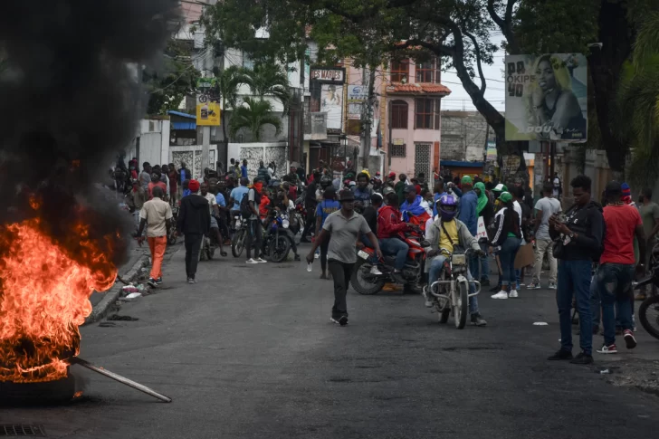 Instantáneas de AcentoTV: El Consejo de Seguridad y Defensa Nacional en alerta por tensión Haití