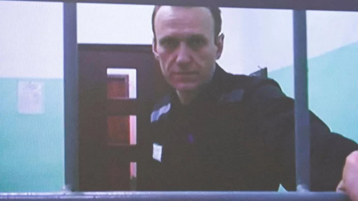 Cómo eran las duras condiciones en las que vivía Navalny en la infame prisión rusa 'Lobo Polar' en la que finalmente murió