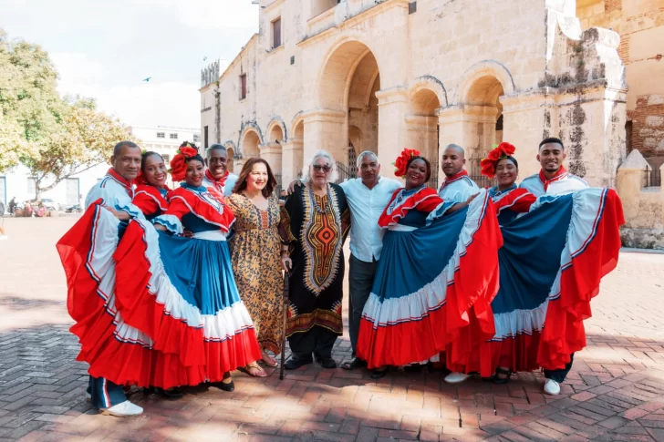 Alcaldía celebra el Día Nacional del Folclore en la Ciudad Colonial