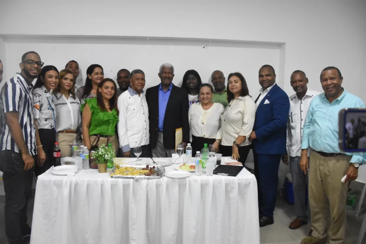 Comunicadores respaldan a candidatos municipales del PRM y la reelección de Abinader