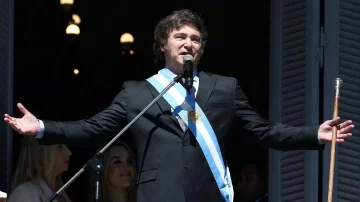 En qué consiste la polémica 'ley ómnibus' de Milei que se vota en el Congreso de Argentina y que ha desatado violentas protestas