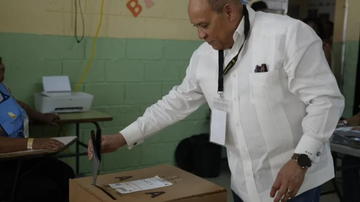 Rafael Santos Badía afirma elecciones se desarrollan con normalidad