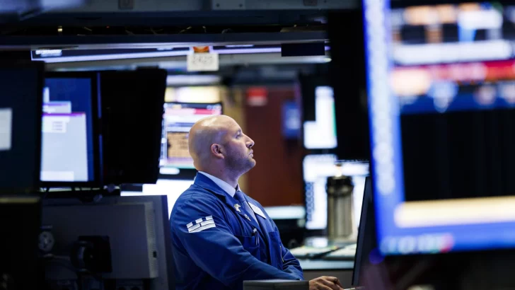 Wall Street termina a la baja afectada por tecnológicas