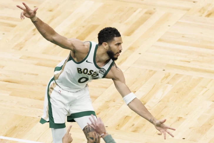 Dallas muere en la orilla sin Doncic y Boston ya está en los 'playoffs'