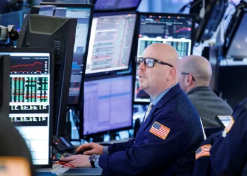 Wall Street cierra en rojo previo a resultados de tecnológicas