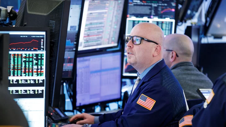 Wall Street cierra en rojo previo a resultados de tecnológicas