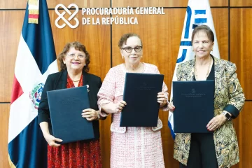 Firman acuerdo para impartir carreras a población de reclusos