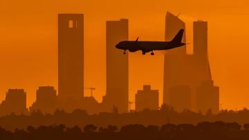 Cómo se convirtió Madrid en la 'Miami de Europa' y cómo afecta a quienes viven allí