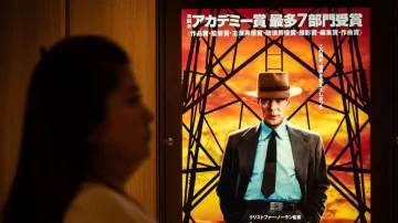 Por qué Oppenheimer se estrenó en Japón casi con un año de retraso y qué reacciones está causando en el único país atacado con bombas atómicas