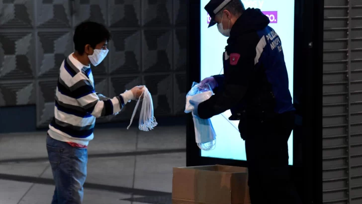 España investiga caso de corrupción en compra de mascarillas en plena pandemia