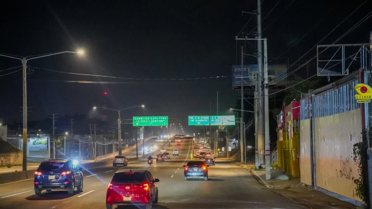 Edesur ilumina 18 kilómetros de la autopista Duarte