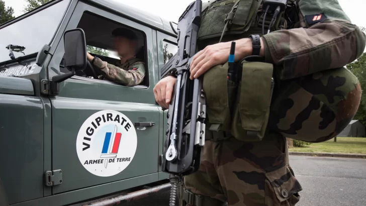 Francia eleva la alerta terrorista a su máximo nivel tras el atentado de Moscú