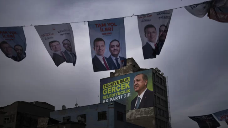 Las elecciones municipales turcas: batallas clave que despiertan poco entusiasmo