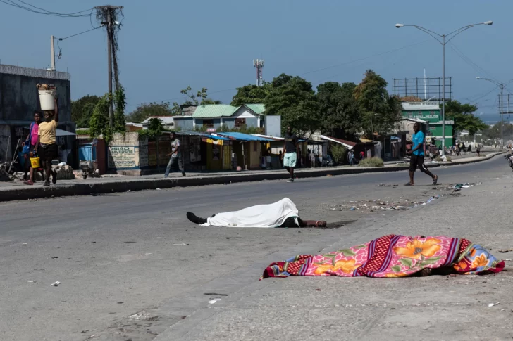 Aparente-normalidad-en-las-calles-de-Puerto-Principe-tras-intensos-tiroteos-de-la-vispera1-728x485