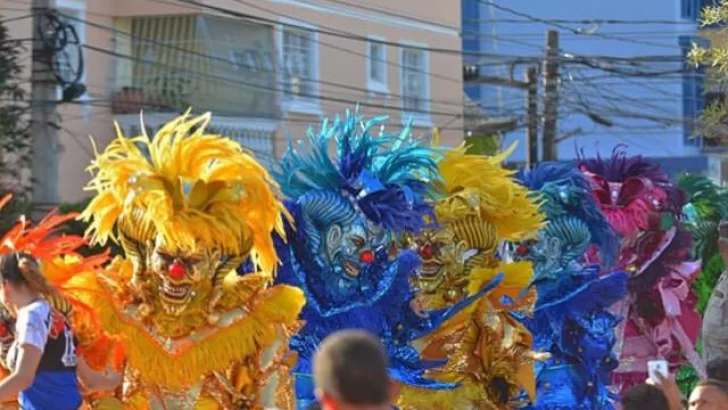 Misterios gozosos en el carnaval dominicano