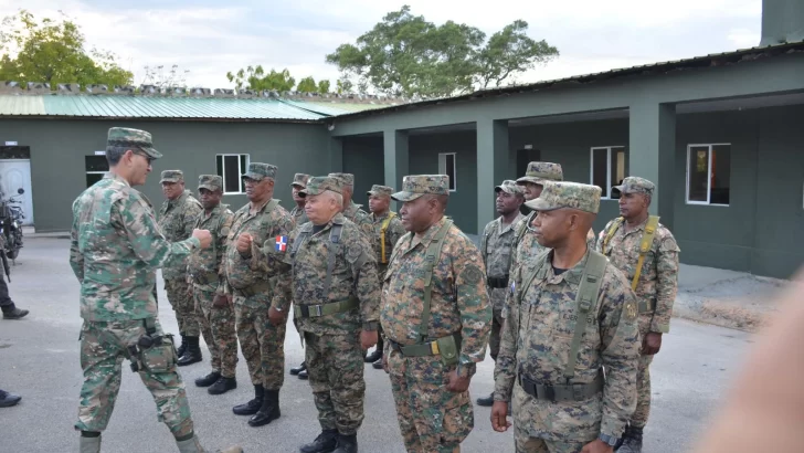 Soldados dominicanos están preparados para prevenir o disuadir cualquier incidente en frontera, afirma ministro de Defensa