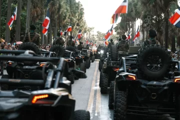 Desfile militar mostró nuevos equipos y armas adquirido para proteger frontera