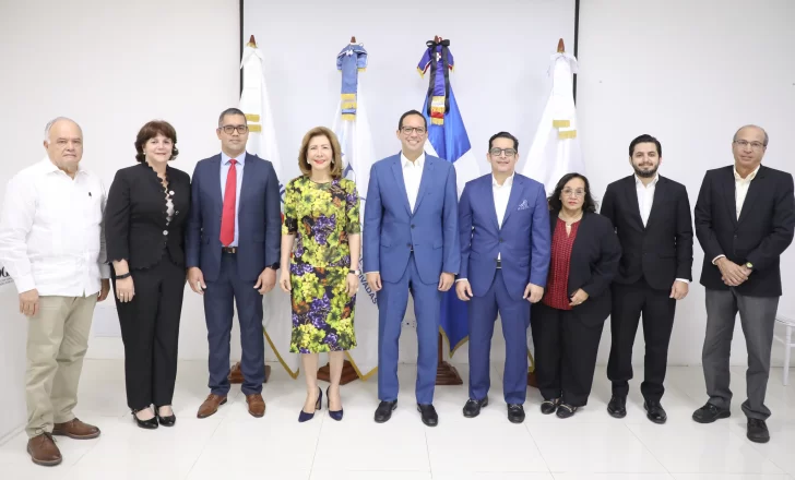 Foto-principal-firma-de-acuerdo-Fundacion-Sur-Futuro-Fideicomiso-Pro-Pedernales-DGAPP.-728x440