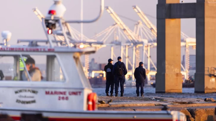 Buzos continúan la búsqueda de los seis fallecidos por derrumbe del puente de Baltimore