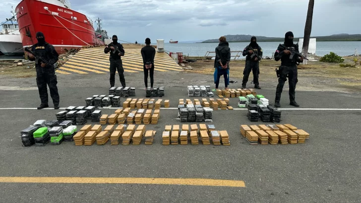 Arrestan a dos dominicanos con 754 paquetes cocaína