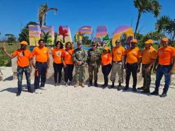 Autoridades Militares y Defensa Civil resguardan comercios, carreteras, playas y balnearios