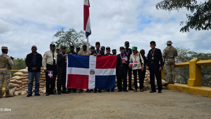 Veteranos constitucionalistas rinden homenaje a soldados en la frontera con Haití