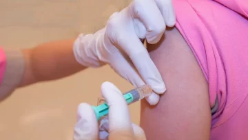 Anuncian jornada gratuita de vacunación contra neumococo y polio