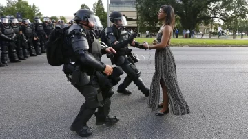 12 icónicas imágenes de mujeres desafiantes (y 2 de ellas son de América Latina)