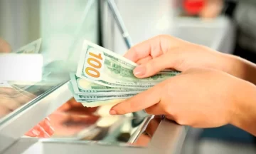 El dólar se cambia a 58.43 pesos dominicanos para la venta
