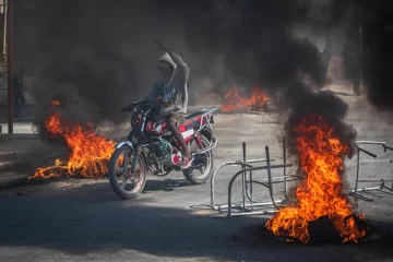 Militares de EE.UU. evacuan a parte del personal de su embajada de Haití