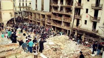 La justicia argentina responsabiliza a Irán y Hezbolá del atentado de 1994 contra la AMIA, que considera un 'crimen de lesa humanidad'