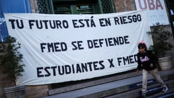 Movilización en Argentina en defensa de las universidades públicas