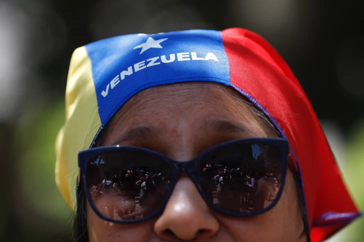 Venezolanos piden 'elecciones libres' en respaldo a María Corina Machado