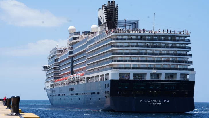 Cabo Rojo recibe 1,935 pasajeros con la llegada de su segundo crucero