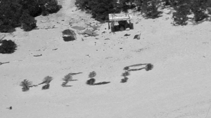 Náufragos escribieron en la arena 'HELP' (ayuda) con hojas de palmas