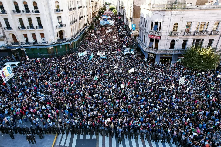 Argentinos protagonizan las más numerosas manifestaciones contra Milei
