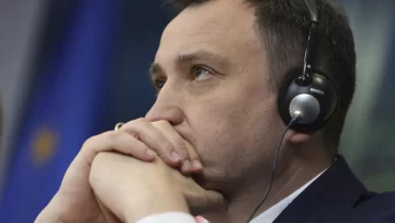 En Ucrania, un ministro sospechoso de corrupción es puesto en prisión preventiva