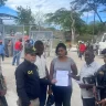 Autoridades dominicanas entregan a la prófuga Clairzier Emase a policía de Haití